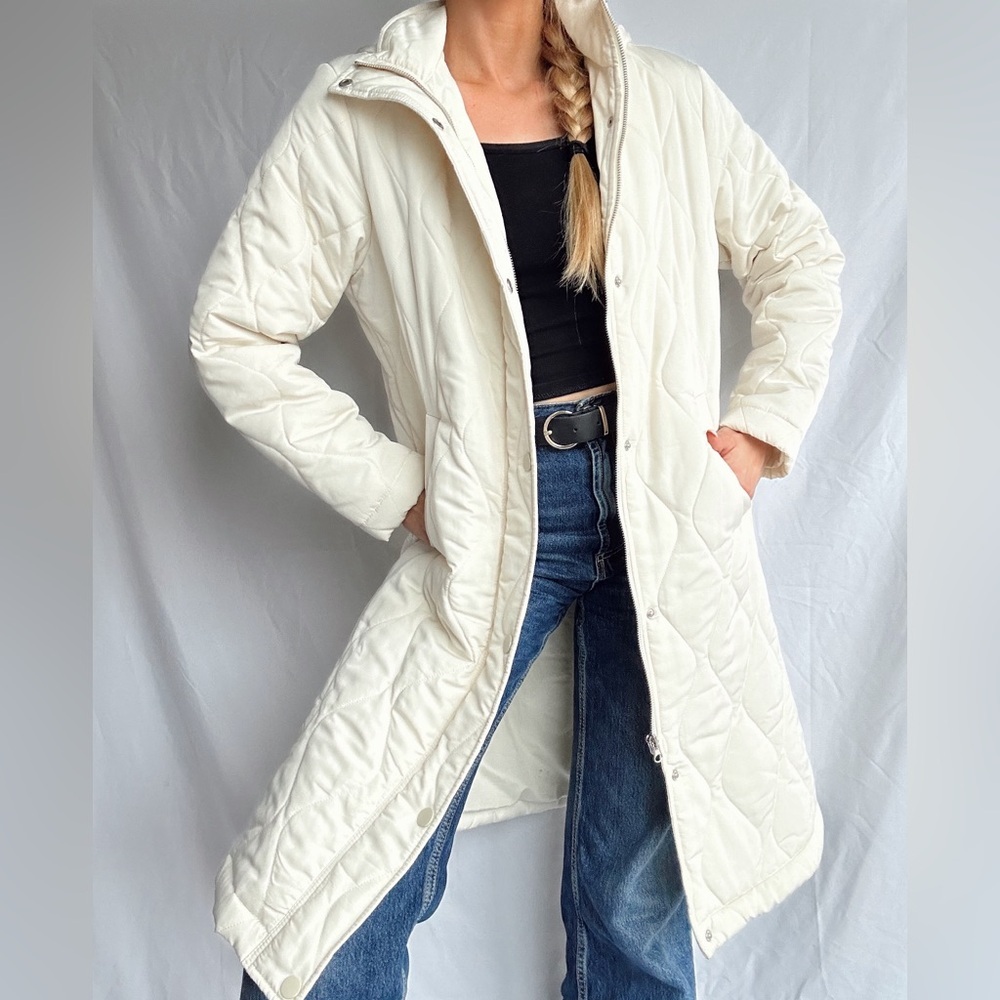 Women's The Priv Off-White Quilted Coat